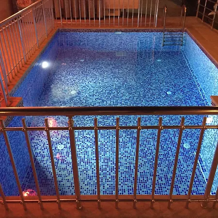 酒店 London Blue 马尔马里斯