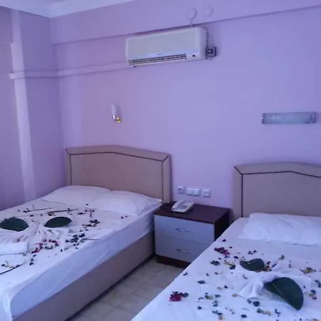 London Blue Hotel 3*